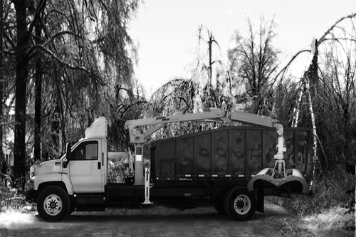 Black & White picture of a grapple truck